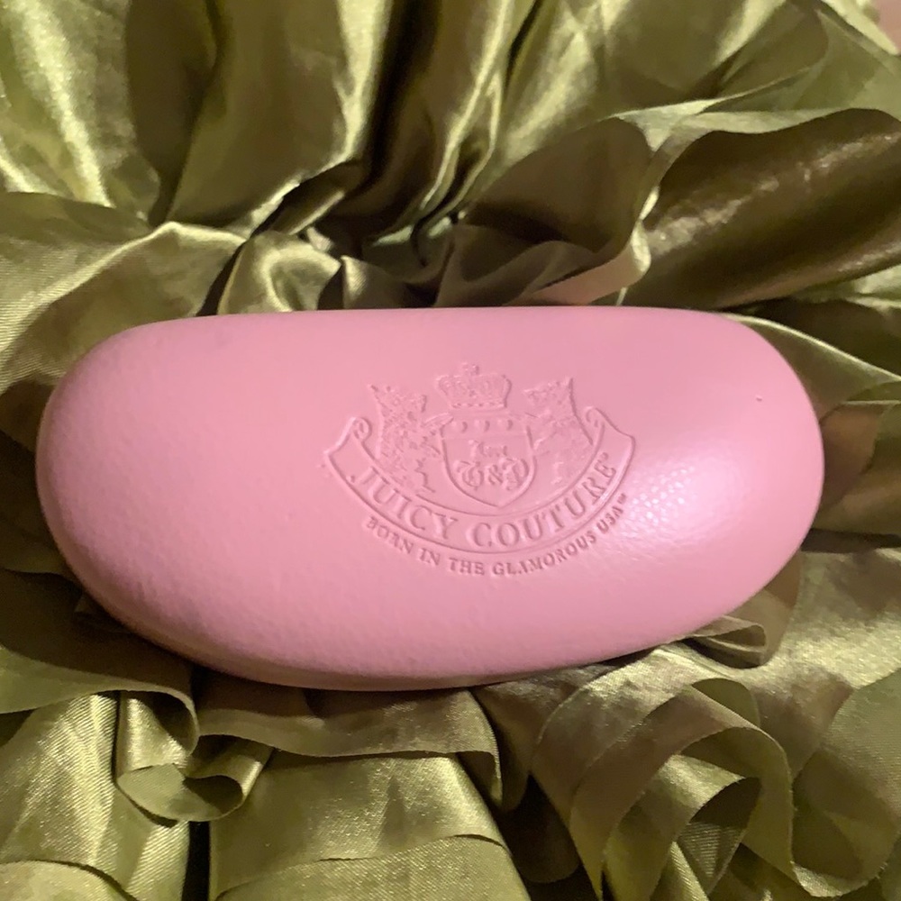 Juicy couture sunglasses case